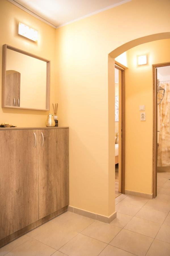 Golden Apartment Baneasa Bukares Bagian luar foto