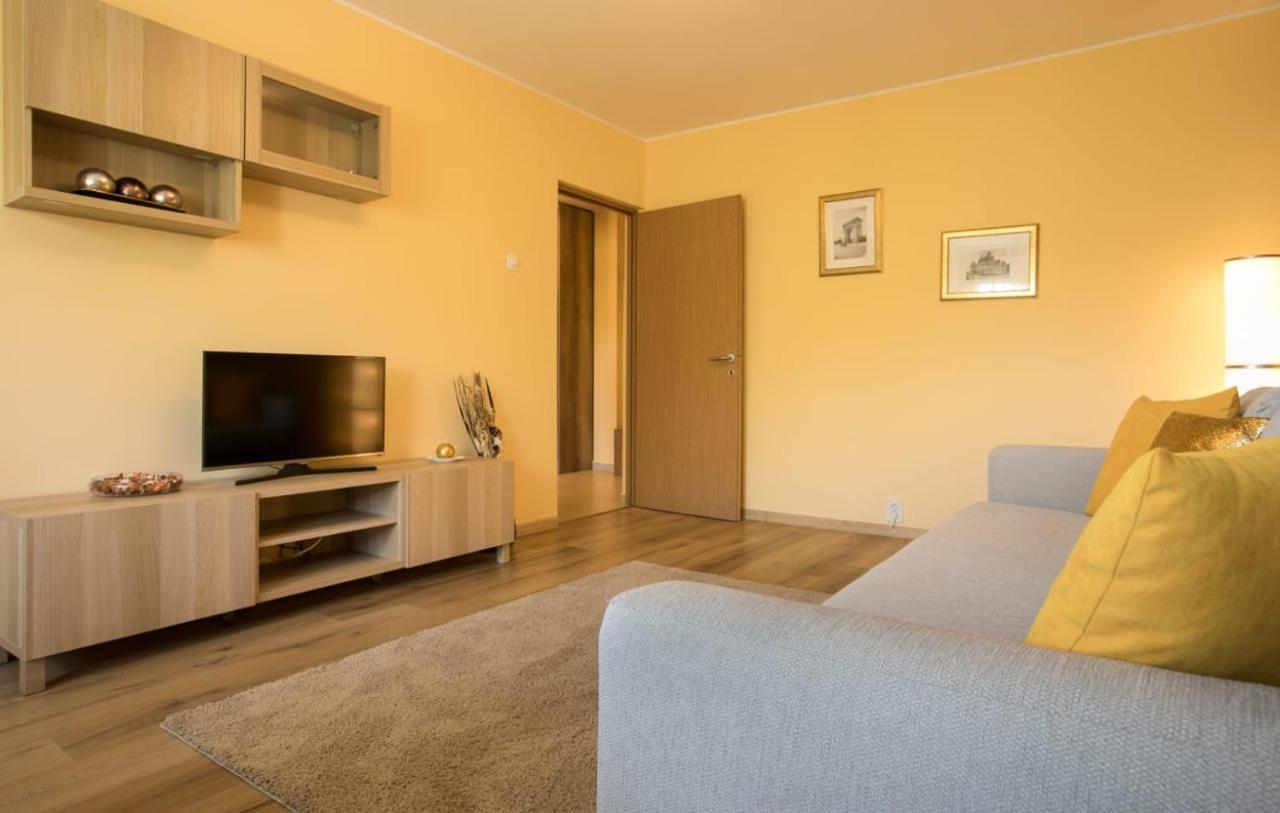 Golden Apartment Baneasa Bukares Bagian luar foto