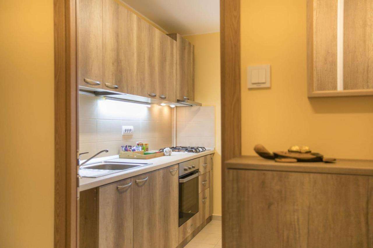 Golden Apartment Baneasa Bukares Bagian luar foto