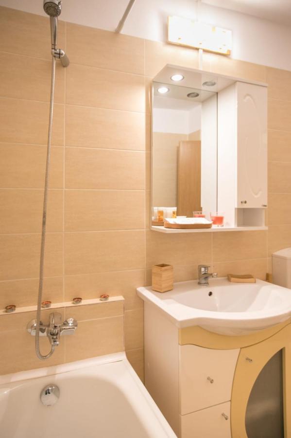 Golden Apartment Baneasa Bukares Bagian luar foto