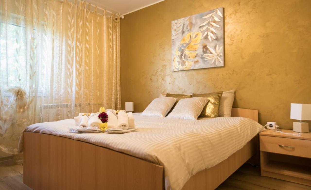 Golden Apartment Baneasa Bukares Bagian luar foto